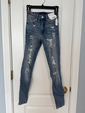 Aeropostale Light Blue Girls Ripped Skinny Jeans